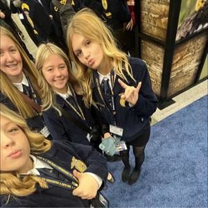 Meet your Posher, Ava